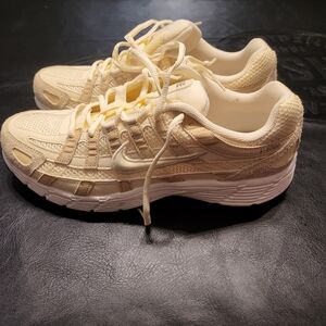 New:UNWORN: Nike P-6000 SE: Alabaster/black-sail-NO BOX